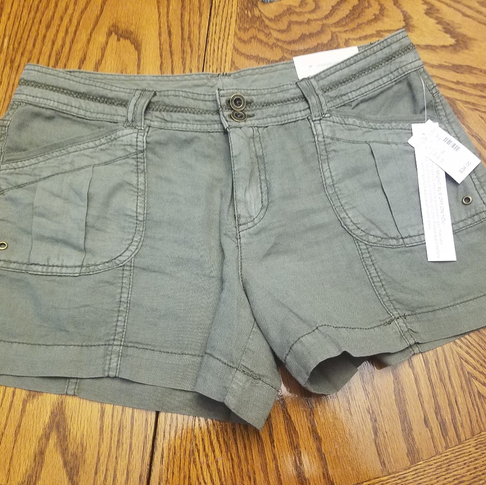 Nwt size 5/6 maurices army olive green shorts